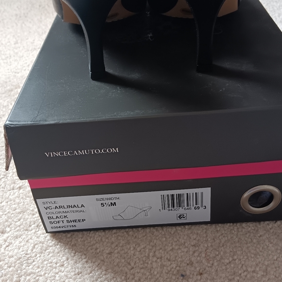 Vince Camuto Arlinala sandals - Picture 2 of 3